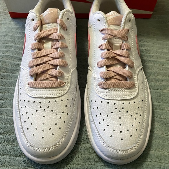 Nike Women's Court Vision Low Shoes - Picture 3 of 5